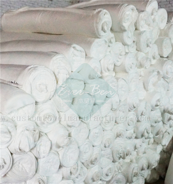 China Custom Bulk hotel collection towels Exporter Bulk White Hotel Towel Cloth Supplier